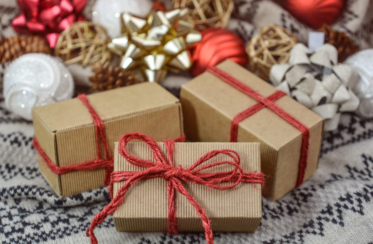 Jak oszczędzić podczas szaleństw świątecznych zakupów? 6 cennych wskazówek