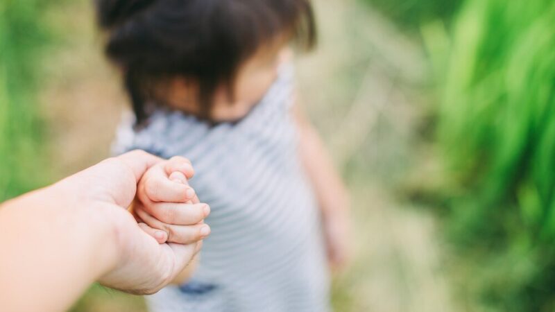 Adopcja dziecka w Polsce: 10 kroków do spełnienia warunków