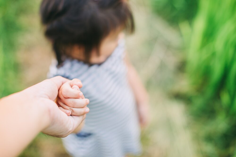 Adopcja dziecka w Polsce: 10 kroków do spełnienia warunków