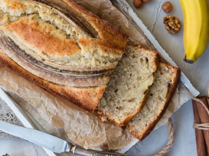 Wilgotny chlebek bananowy z mąki orkiszowej – prosty przepis na zdrowy deser