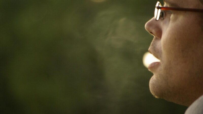 Palenie ziół: Szałwia, mięta, melisa i inne – skutki i potencjalne zagrożenia